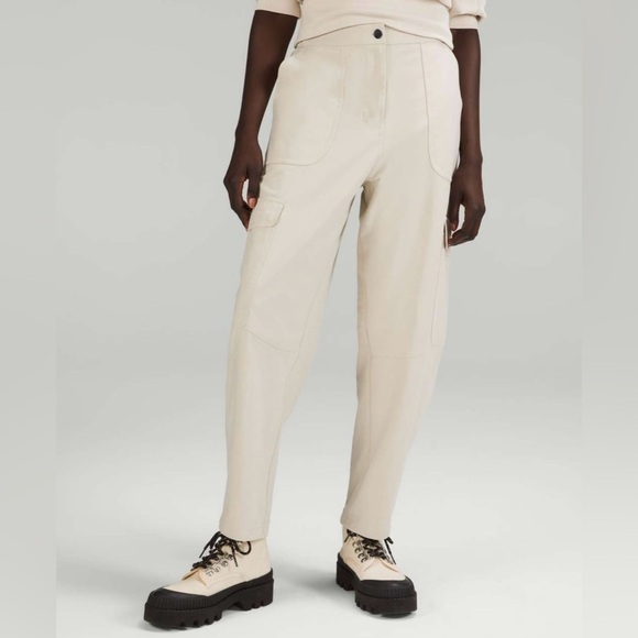 lululemon athletica Pants - Lululemon Light Utilitech Cargo Pocket High Rise Pant 30 Natural Ivory